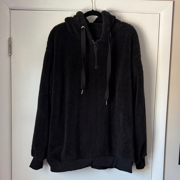 Tops - Host Pick 🎉 Women’s Quarter Zip Hoodie